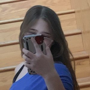 Meet your Posher, Chloe jo